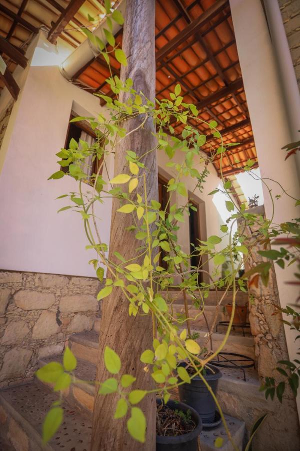 Donana Hostel De Guine Guine de Baixo ภายนอก รูปภาพ